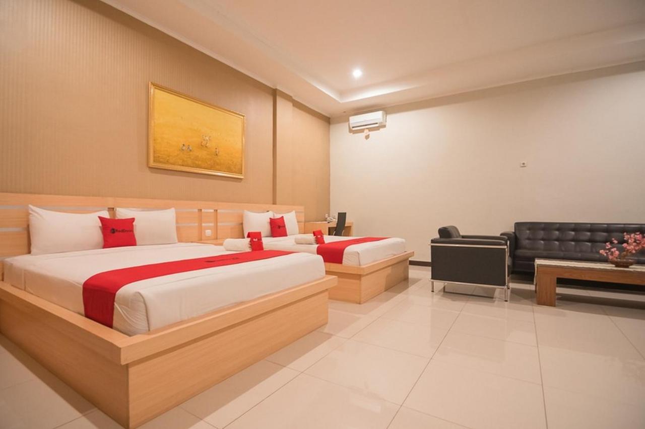 Отель Reddoorz Near Lembang Park & Zoo 2 Экстерьер фото