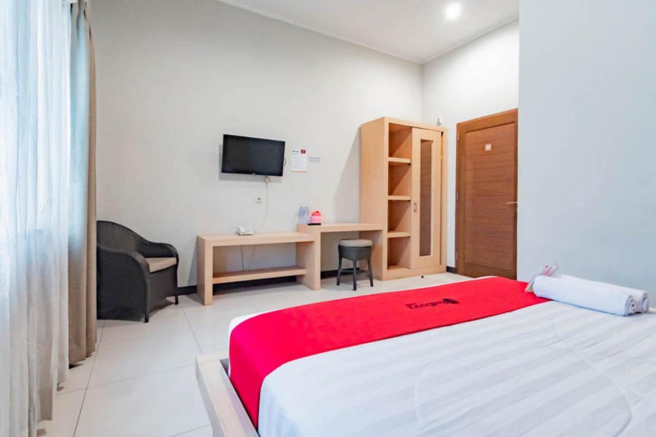 Отель Reddoorz Near Lembang Park & Zoo 2 Экстерьер фото