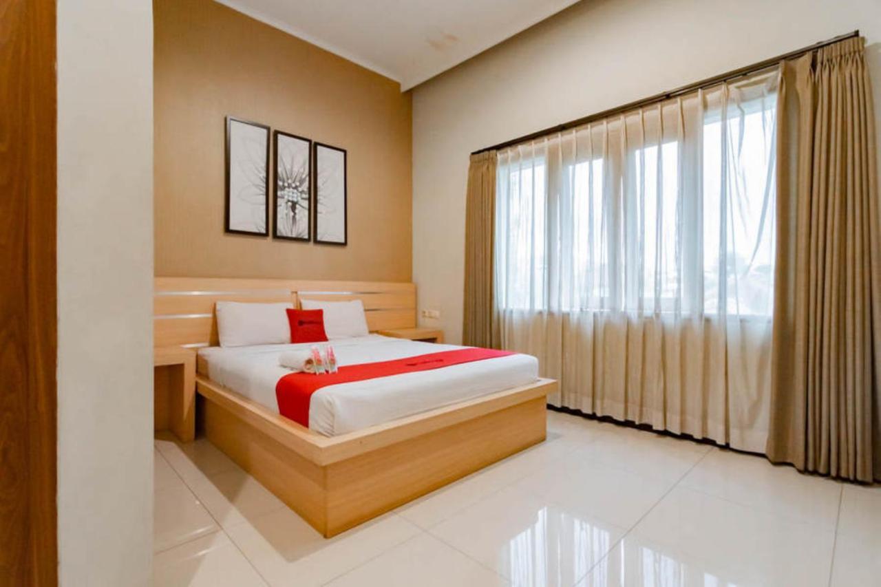 Отель Reddoorz Near Lembang Park & Zoo 2 Экстерьер фото